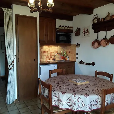 4 Pers, Centre Village, Proche Pistes, Parking, Casier A Skis - Fr-1-733-38 Apartment *
